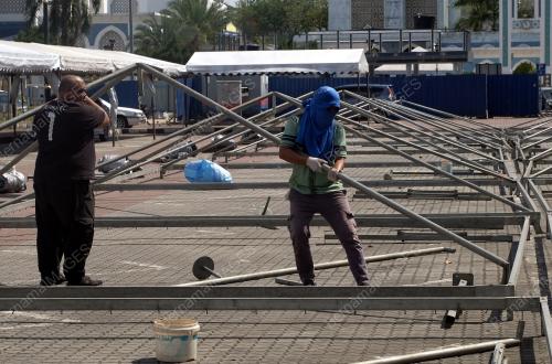 MEMASANG KANOPI UNTUK BAZAR RAMADAN