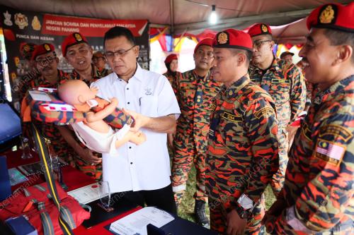 DATUK SERI JOHARI HARUN