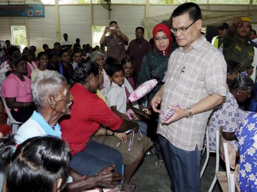 DATUK SERI ADNAN YAAKOB