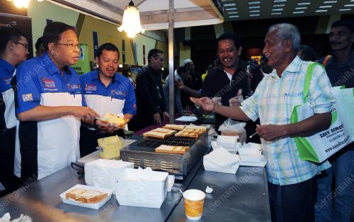 DATUK SERI ISMAIL SABRI YAAKOB
