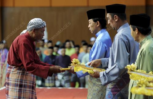 PH01_20052015_TENGKU_MAHKOTA