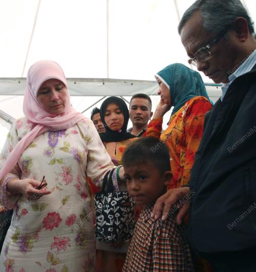 TUNKU AZIZAH AMINAH MAIMUNAH ISKANDARIAH