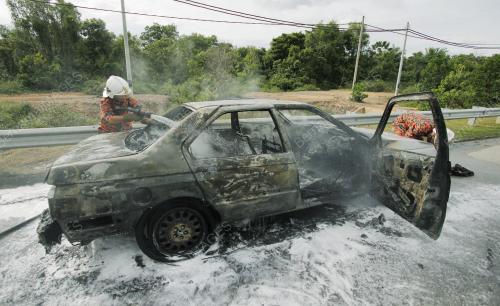 PH01_20122012_TERBAKAR