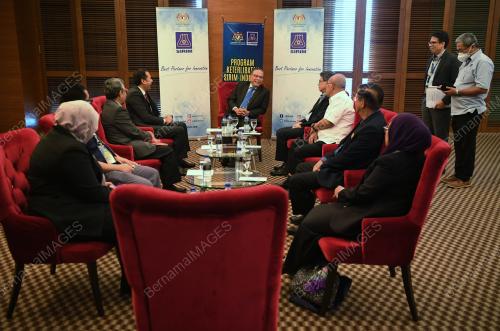 DATUK SERI WAN ROSDY WAN ISMAIL