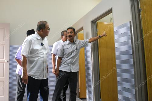 DATUK SERI WAN ROSDY WAN ISMAIL