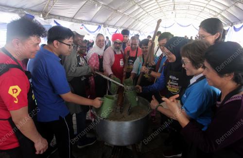 PROGRAM MASAK BUBUR LAMBUK PERPADUAN