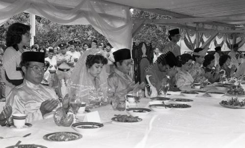DR. MAHATHIR MOHAMAD