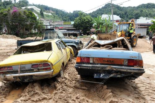 PH01_23102013_BANJIR