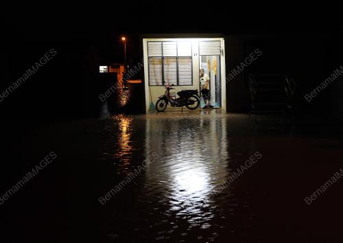 PH01_24012017_BANJIR