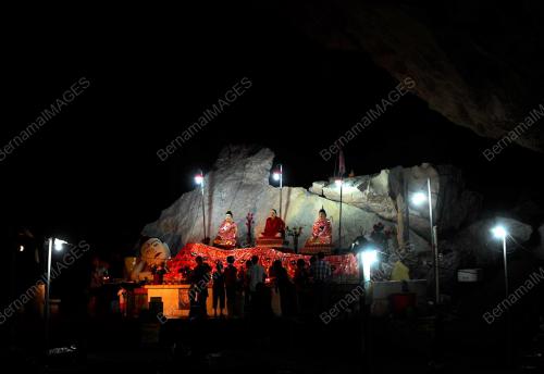 PH01_24052013_WESAK1