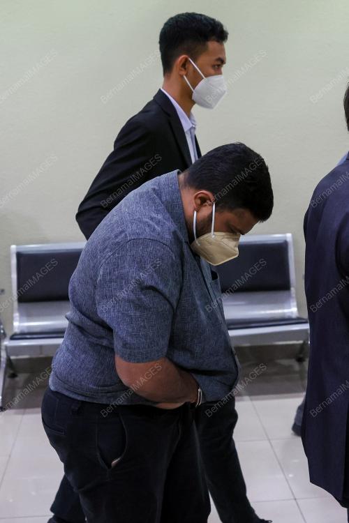 DIDAKWA KEMUKA TUNTUTAN PALSU PENJANA KERJAYA