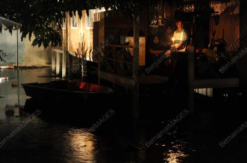 PH01_24122014_BANJIR