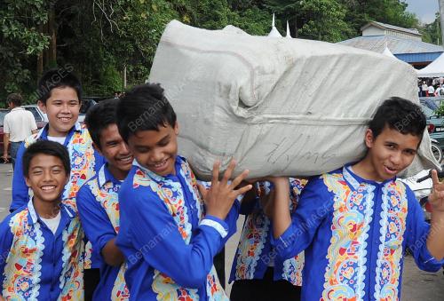 PH01_25022012_BANTUAN