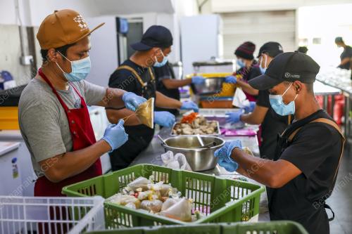 TERIMA TEMPAHAN 2500 PEK MAKANAN SETIAP HARI