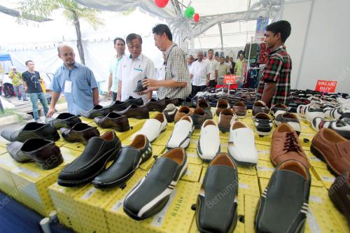 DATUK SERI ISMAIL SABRI YAAKOB