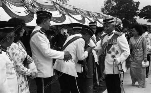 PH01_26012015_AGONG_LAWAT