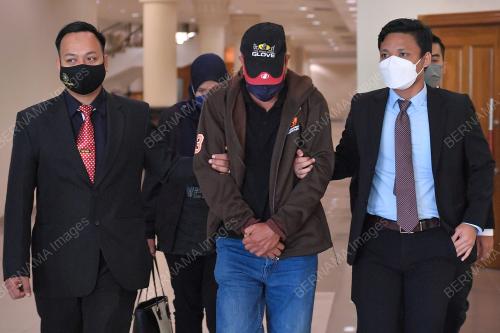 ANGGOTA POLIS DITUDUH ATAS 42 RASUAH