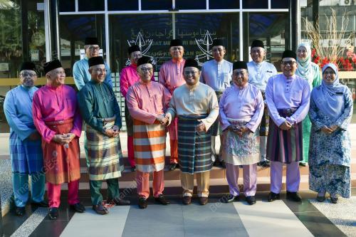 DATUK SERI WAN ROSDY WAN ISMAIL