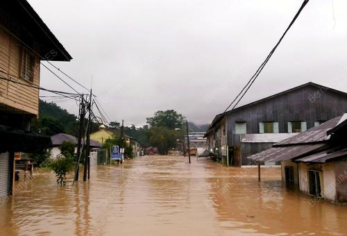 PH01_27022017_BANJIR