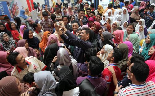 PH01_27032016_ANGKASAWAN
