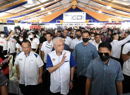 DATUK SERI ISMAIL SABRI YAAKOB
