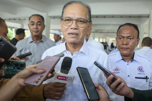 DATUK SERI WAN ROSDY WAN ISMAIL