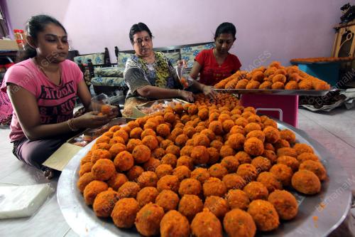 PH01_27102016_KUIH_MANISAN