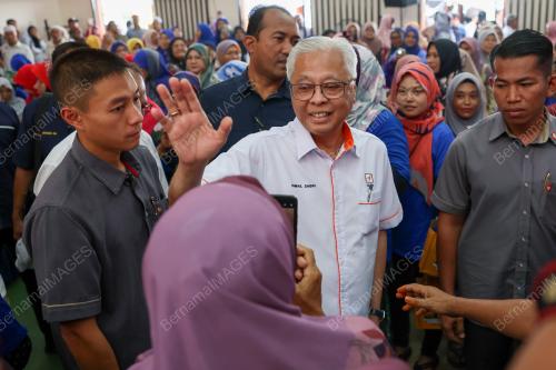 DATUK SERI ISMAIL SABRI YAAKOB