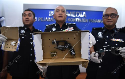 PH01_27112017_POLIS