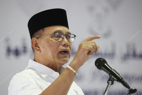 DATUK SERI WAN ROSDY WAN ISMAIL