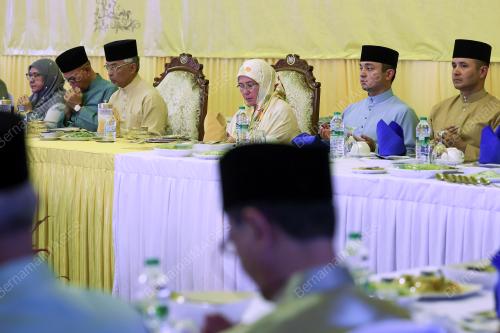 AL-SULTAN ADBULLAH RI'AYATUDDIN AL-MUSTAFA BILLAH SHAH