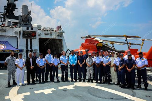 US COAST GUARD (USCG) CUTTER MUNRO