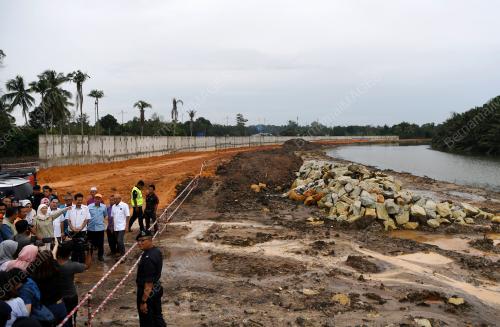 PH01_28102019_TEBATAN_BANJIR