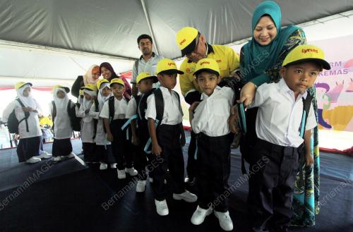 PH01_28122013_LYNAS_SEKOLAH