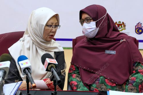 DR ZALIHA MUSTAFA