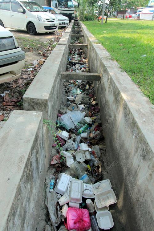 PH01_29062014_SAMPAH