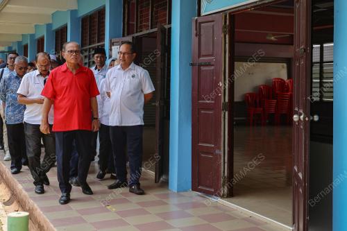 DATUK SERI WAN ROSDY WAN ISMAIL