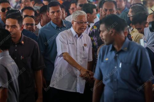 DATUK SERI ISMAIL SABRI YAAKOB