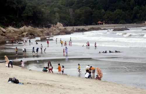 PANTAI TELUK CHEMPEDAK