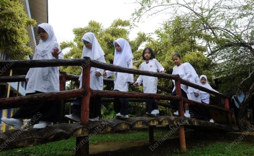 PH01_30122011_SEKOLAH