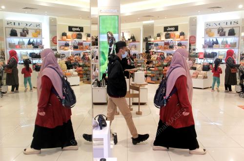 TINJAUAN MEMAKAI PELITUP MUKA