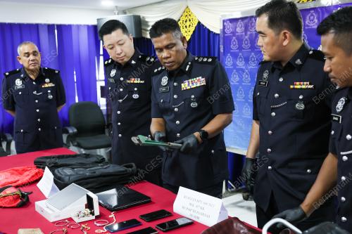 ACP WAN ZAHARI WAN BUSU