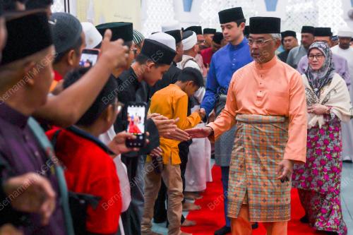 AL-SULTAN ABDULLAH RI'AYATUDDIN AL-MUSTAFA BILLAH SHAH