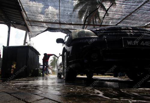 TINJAUAN KEDAI CUCI KERETA