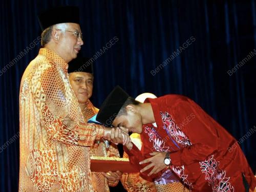 MOHD NAJIB TUN ABDUL RAZAK