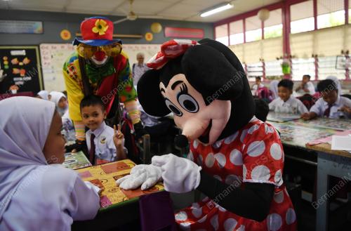 HARI PERTAMA SEKOLAH