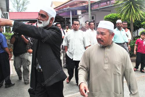 PH02_02042012_MAHKAMAH