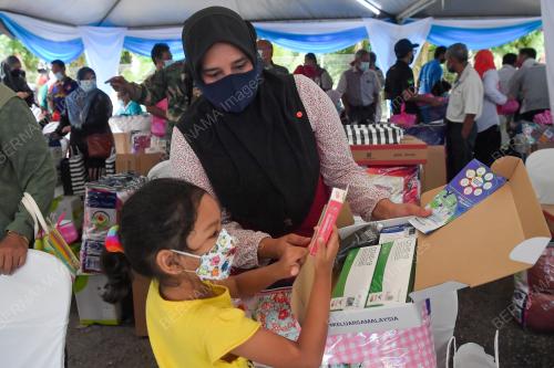 RISDA BANTU RINGANKAN BEBAN PEKEBUN KECIL