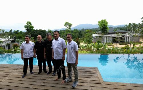 PH02_03072018_RESORT