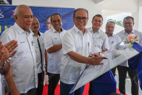 DATUK SERI WAN ROSDY WAN ISMAIL